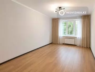 3-комнатная квартира, этаж 1 из 5, 59 м², миниатюра 1