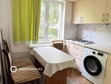 3-комнатная квартира, этаж 1 из 5, 59 м², миниатюра 5