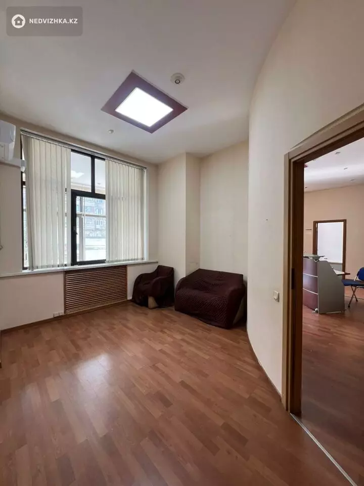 Помещение, этаж 1, 2 600 м²