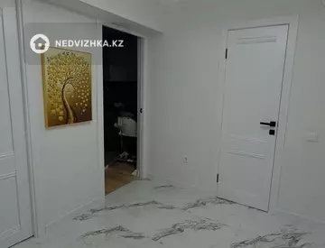2-комнатная квартира, этаж 4 из 5, 60 м²