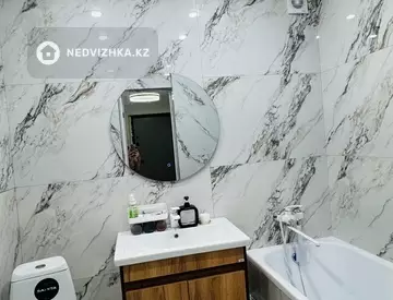 2-комнатная квартира, этаж 4 из 5, 60 м²