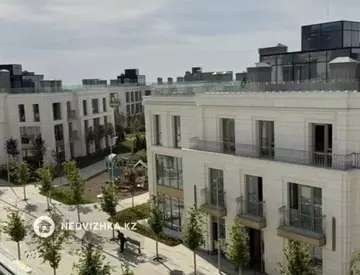 4-комнатная квартира, этаж 1 из 3, 230 м², миниатюра 1