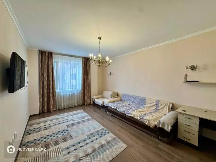 1-комнатная квартира, этаж 14 из 10, 70 м², фотография 2