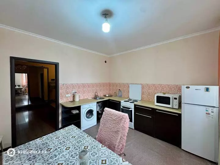 1-комнатная квартира, этаж 14 из 10, 70 м², фотография 5