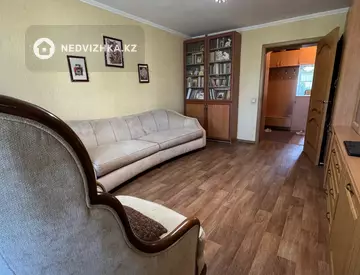 4-комнатная квартира, этаж 4 из 5, 77 м²