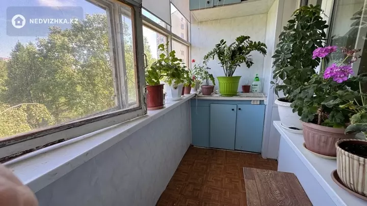 3-комнатная квартира, этаж 4 из 5, 77 м², фотография 4