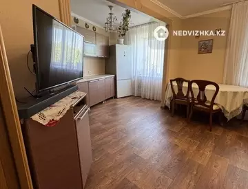 3-комнатная квартира, этаж 4 из 5, 77 м², миниатюра 12
