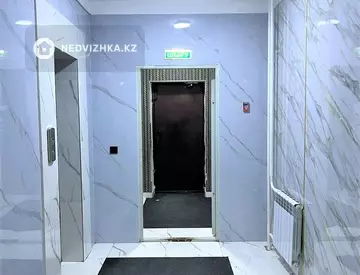 3-комнатная квартира, этаж 4 из 12, 82 м², миниатюра 3