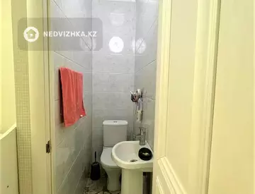 3-комнатная квартира, этаж 4 из 12, 82 м², миниатюра 4