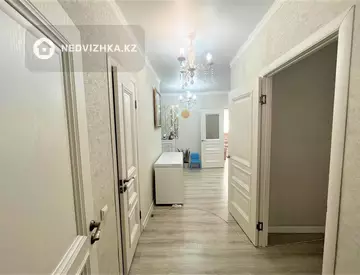 3-комнатная квартира, этаж 4 из 12, 82 м², миниатюра 8