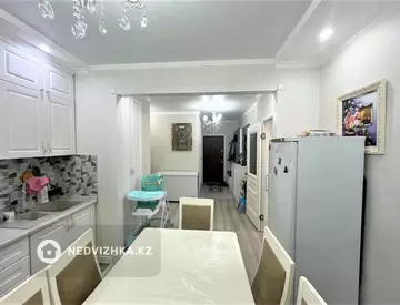3-комнатная квартира, этаж 4 из 12, 82 м², миниатюра 11