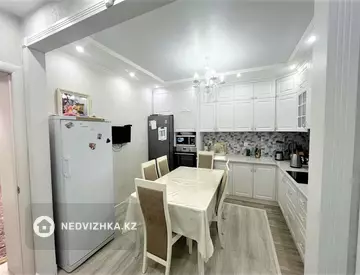 3-комнатная квартира, этаж 4 из 12, 82 м², миниатюра 12
