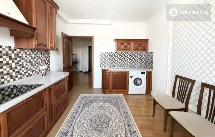2-комнатная квартира, этаж 5 из 24, 65 м², фотография 2