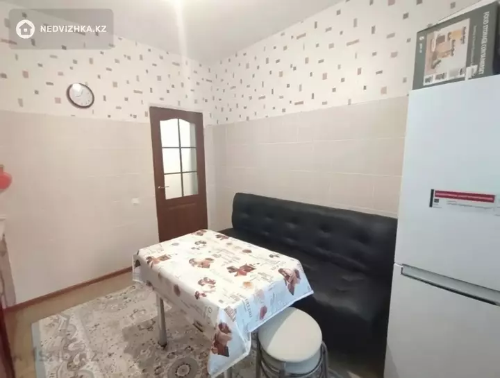 1-комнатная квартира, этаж 3 из 9, 43 м², фотография 4