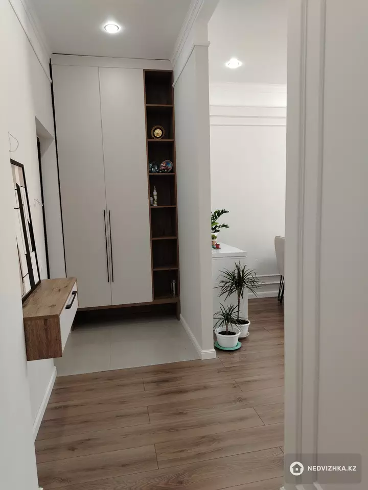 3-комнатная квартира, этаж 11 из 12, 67 м², фотография 2