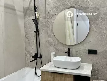2-комнатная квартира, этаж 3 из 12, 40 м², миниатюра 10