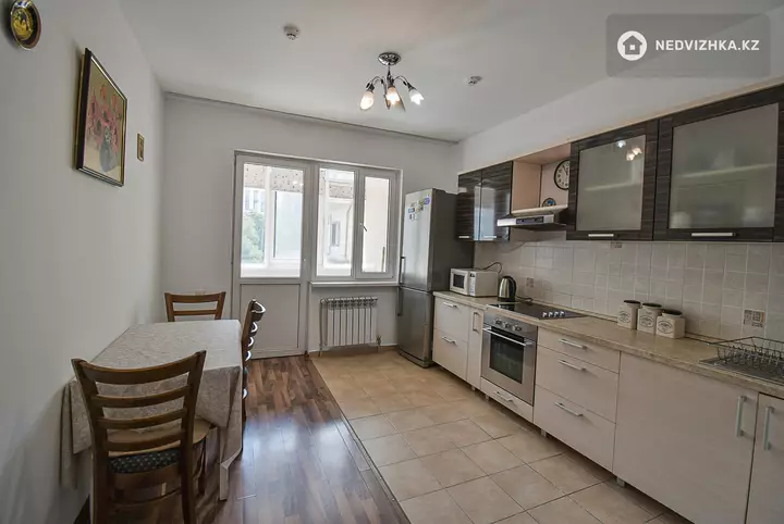 2-комнатная квартира, этаж 4 из 16, 81 м², 2-фотосурет