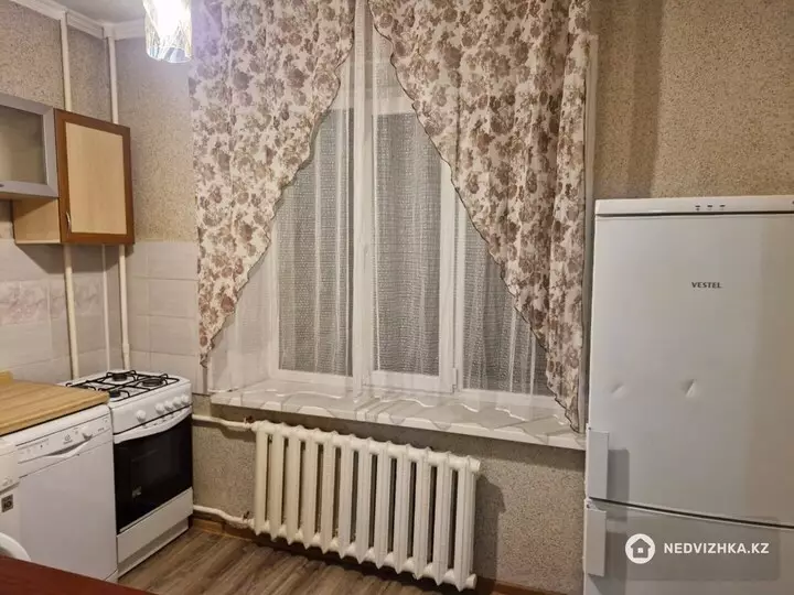 1-комнатная квартира, этаж 3 из 5, 34 м², На длительный срок, фотография 2