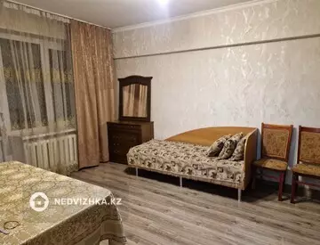 1-комнатная квартира, этаж 3 из 5, 34 м², На длительный срок
