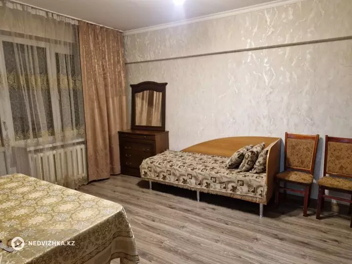 1-комнатная квартира, этаж 3 из 5, 34 м², На длительный срок, фотография 3