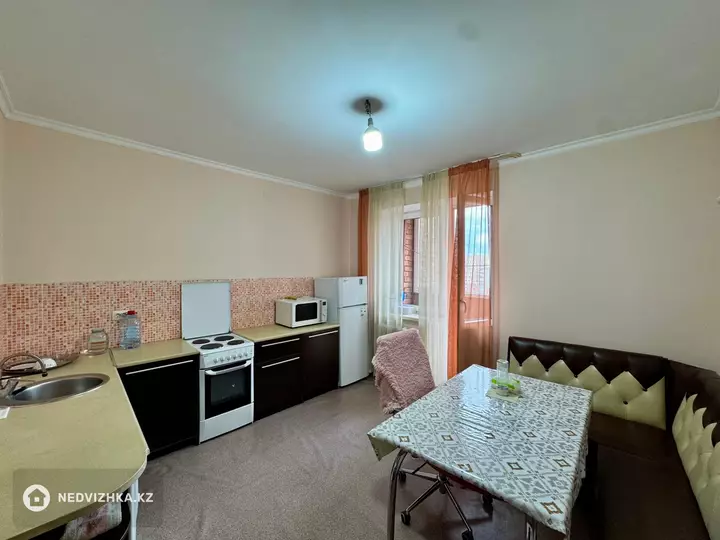 2-комнатная квартира, этаж 14 из 17, 70 м²