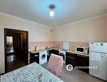 2-комнатная квартира, этаж 14 из 17, 70 м², миниатюра 4