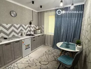 1-комнатная квартира, этаж 1 из 6, 42 м², Посуточно, миниатюра 12