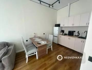 2-комнатная квартира, этаж 2 из 17, 45 м², Посуточно