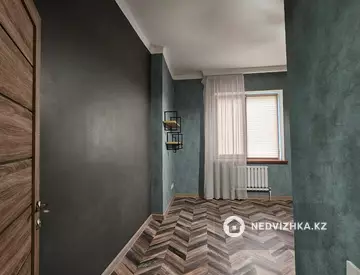 2-комнатная квартира, этаж 3 из 5, 82 м², миниатюра 1