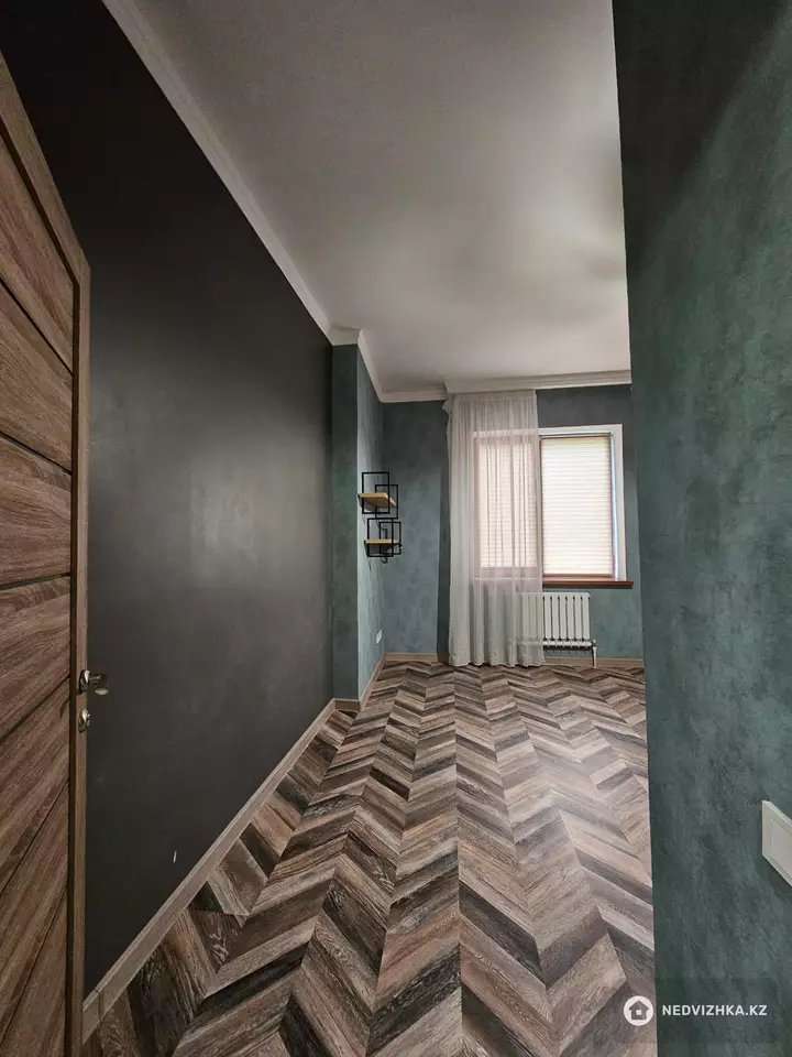 2-комнатная квартира, этаж 3 из 5, 82 м²