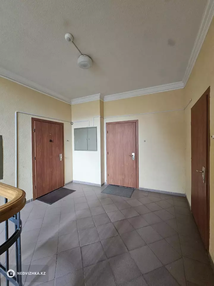 2-комнатная квартира, этаж 3 из 5, 82 м², 3-фотосурет