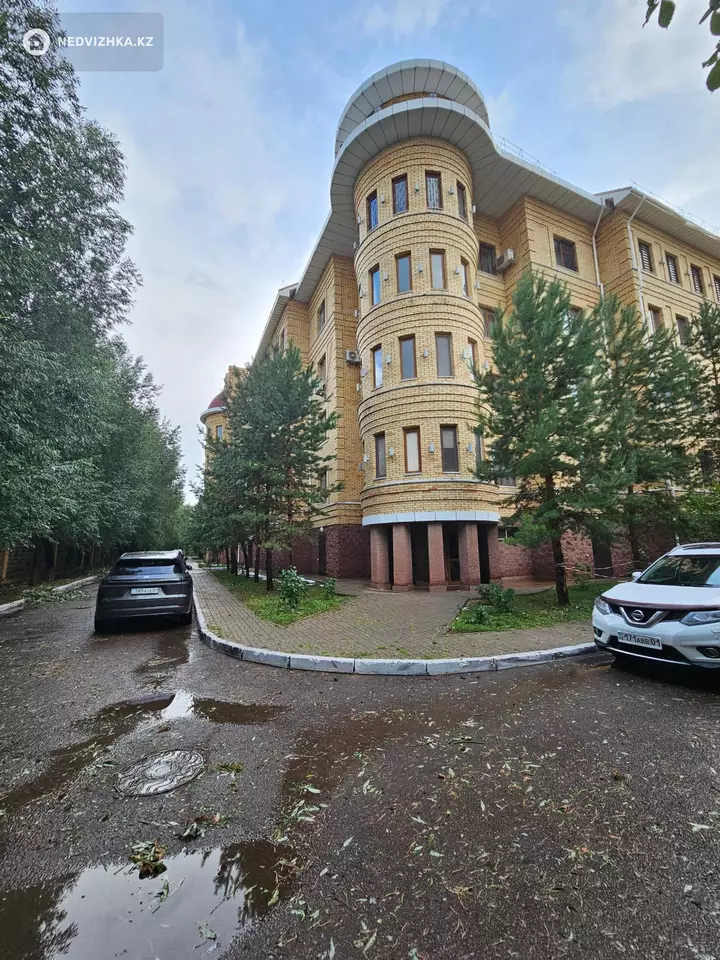 2-комнатная квартира, этаж 3 из 5, 82 м², 4-фотосурет