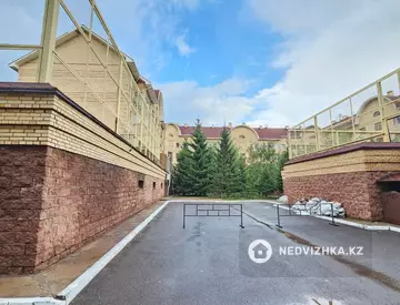 2-комнатная квартира, этаж 3 из 5, 82 м², миниатюра 6