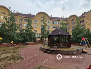 2-комнатная квартира, этаж 3 из 5, 82 м², миниатюра 8
