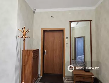 2-комнатная квартира, этаж 3 из 5, 82 м², миниатюра 11