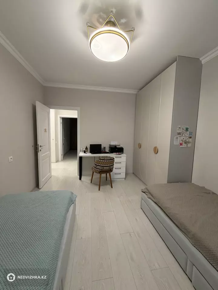 3-комнатная квартира, этаж 2 из 9, 79 м², фотография 2