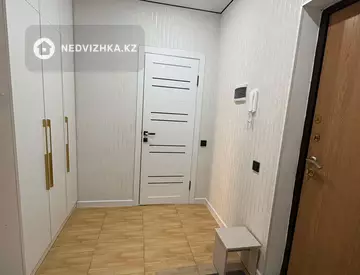3-комнатная квартира, этаж 13 из 17, 82 м², миниатюра 5