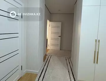3-комнатная квартира, этаж 13 из 17, 82 м², миниатюра 6