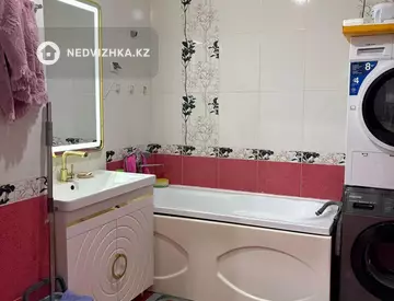 3-комнатная квартира, этаж 13 из 17, 82 м², миниатюра 3