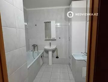 1-комнатная квартира, этаж 4 из 12, 38 м², миниатюра 2