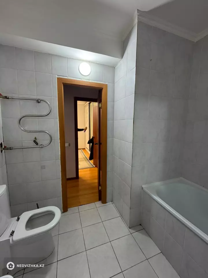 1-комнатная квартира, этаж 4 из 12, 38 м², фотография 3