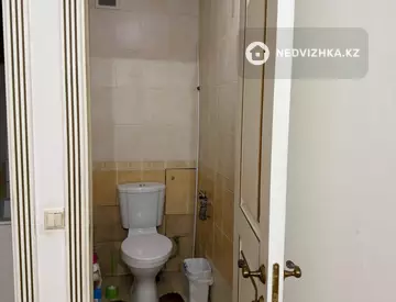 3-комнатная квартира, этаж 2 из 6, 81 м², миниатюра 2
