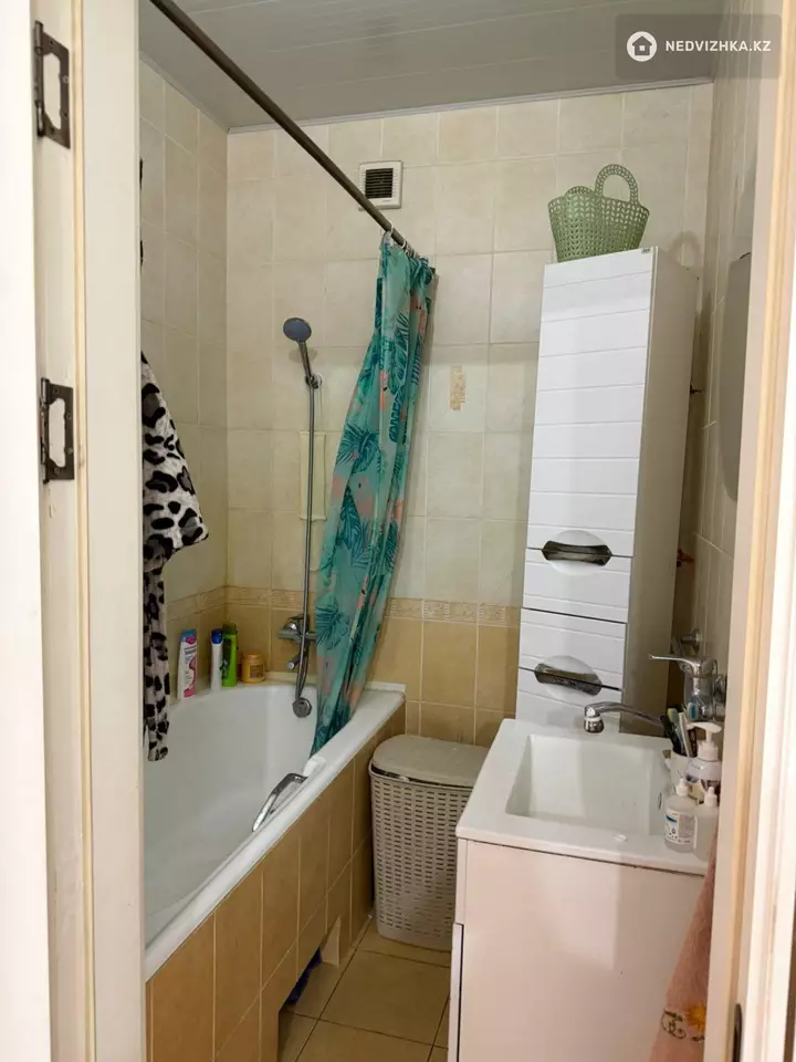 3-комнатная квартира, этаж 2 из 6, 81 м², фотография 3