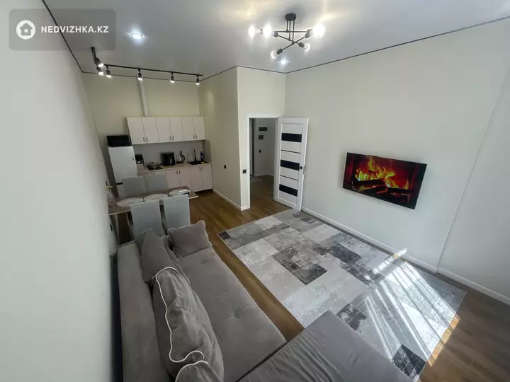 2-комнатная квартира, этаж 2 из 17, 45 м², Посуточно, фотография 2
