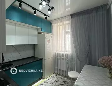 5-комнатная квартира, этаж 2 из 4, 140 м², миниатюра 6