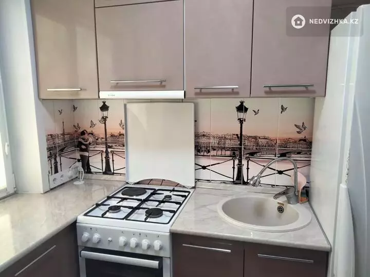 2-комнатная квартира, этаж 3 из 5, 43 м², фотография 4