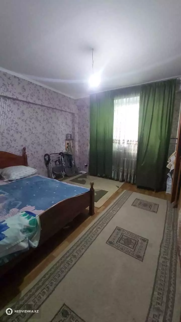 2-комнатная квартира, этаж 1 из 5, 72 м², фотография 3