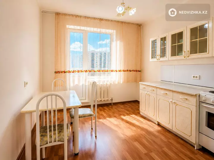 2-комнатная квартира, этаж 3 из 14, 64 м²