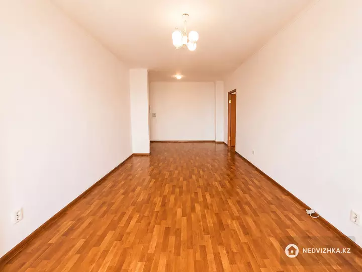 2-комнатная квартира, этаж 3 из 14, 64 м², фотография 4