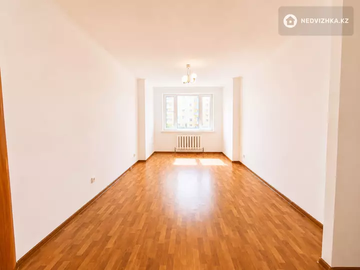 2-комнатная квартира, этаж 3 из 14, 64 м², фотография 3